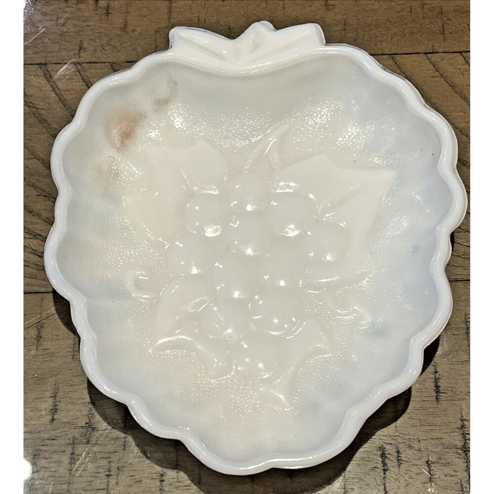 Vintage Opaque Milk Glass Grape Cluster Leaf Candy Trinket Serving Dish 7" VTG